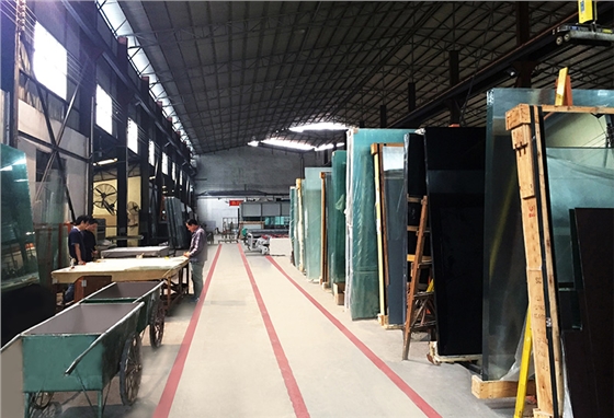 展柜制作玻璃車間