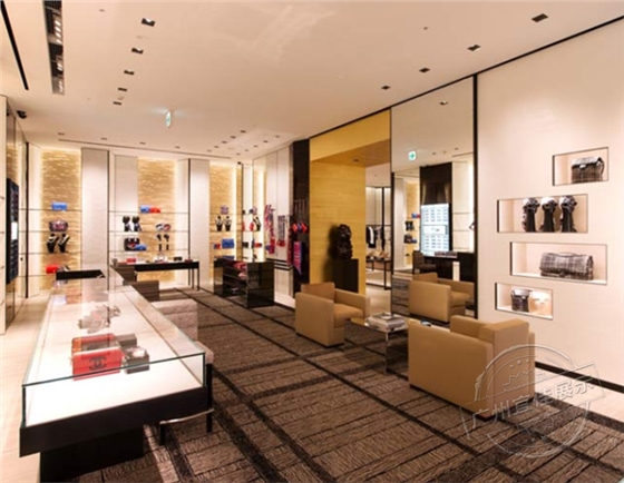 玻璃展柜有什么保養(yǎng)技巧？