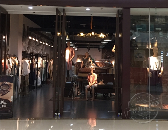 服裝店中島展柜制作 服裝店中島展柜制作