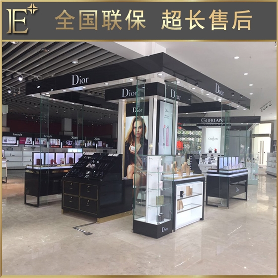 大牌化妝品柜臺