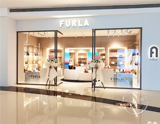 奢侈品展柜定制 奢侈品展柜定制