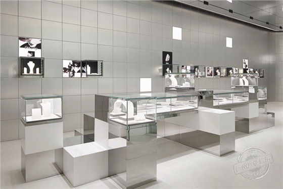 商場中庭珠寶展柜