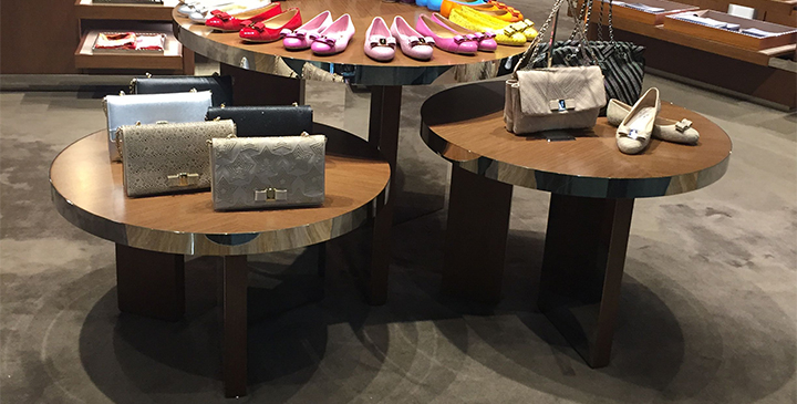 展柜制作主要用什么材料？