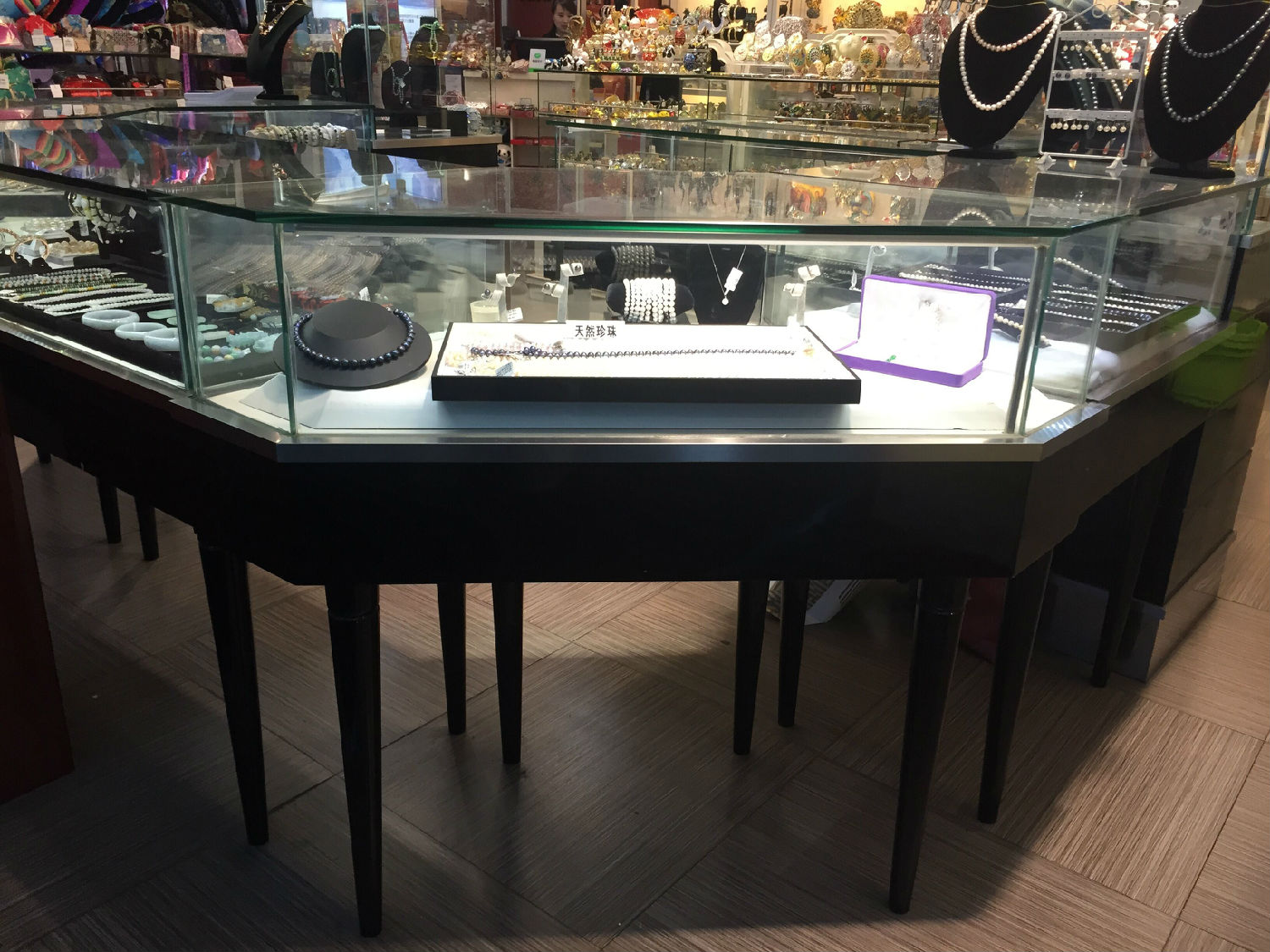 珠寶柜臺(tái)