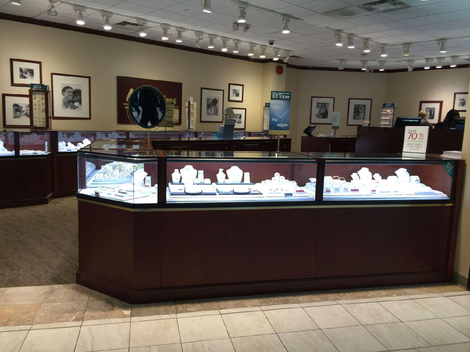 金銀珠寶柜臺(tái)