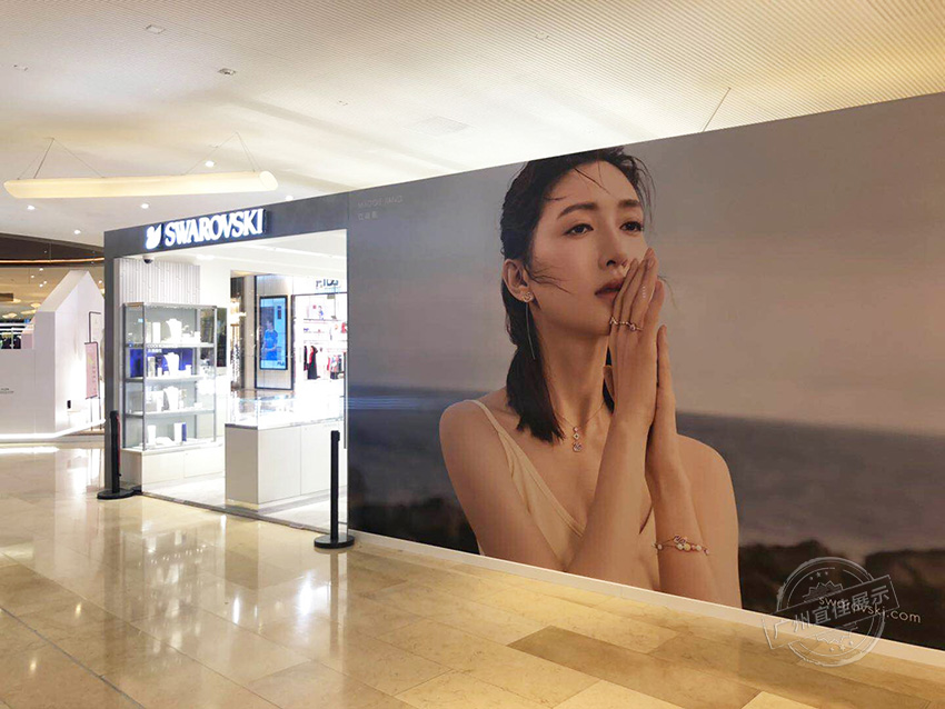 施華洛世奇珠寶展柜