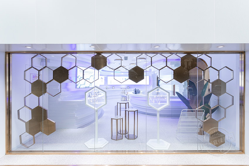 西安美容會所展柜設(shè)計