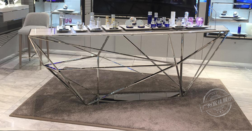 高端化妝品展柜為什么要用好油漆？