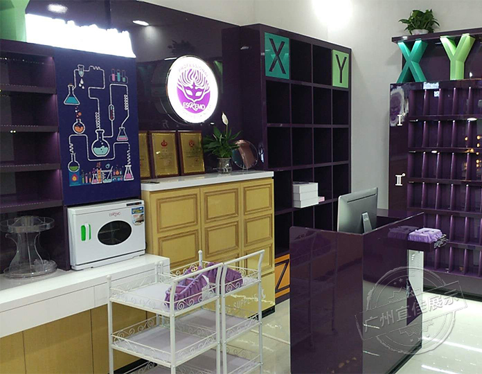 時(shí)尚化妝品展示柜