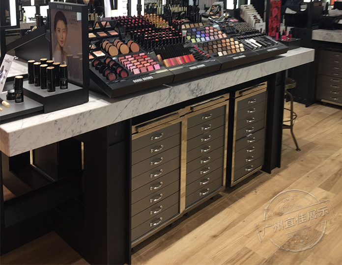化妝品展柜設(shè)計(jì)