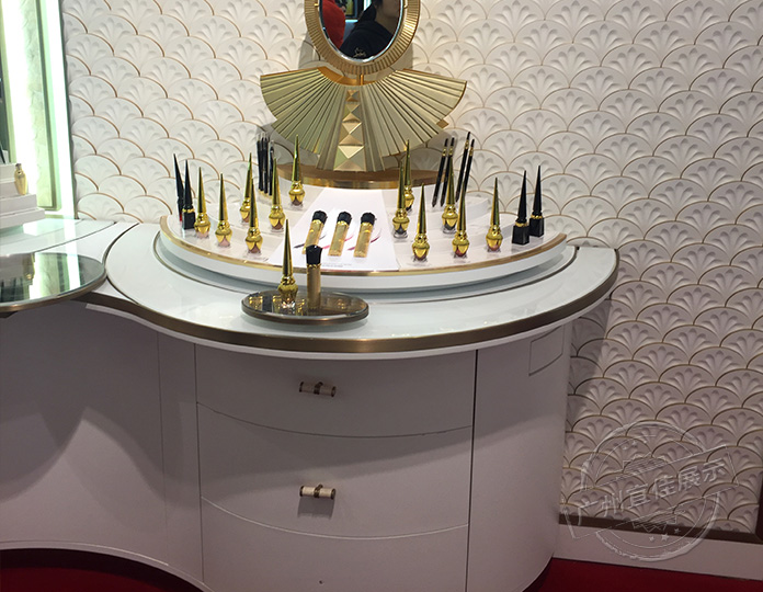 金華化妝品展柜