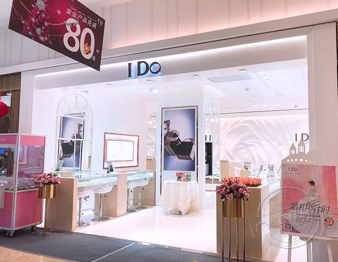 現(xiàn)代珠寶展柜