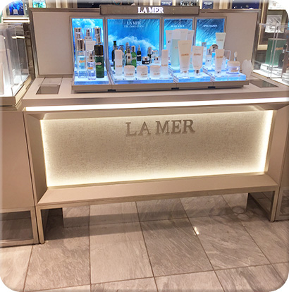 商場(chǎng)化妝品展示柜