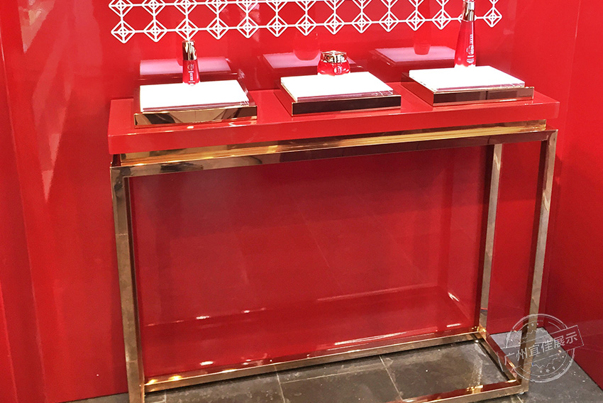 產(chǎn)品柜化妝品展柜