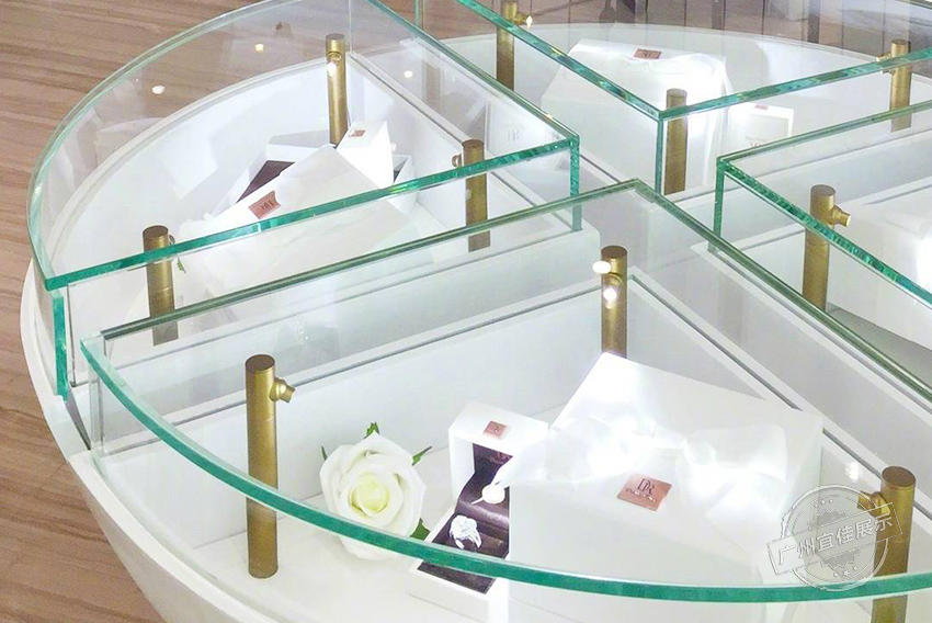 五指山珠寶展柜訂制