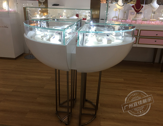 賣(mài)場(chǎng)珠寶展柜設(shè)計(jì)