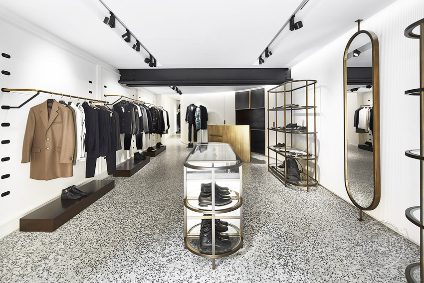 Croisette 服裝展柜