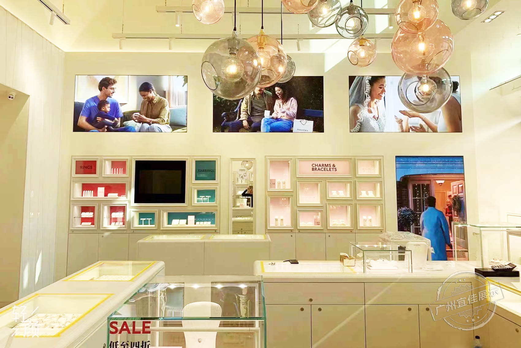 Pandora潘多拉 珠寶展柜