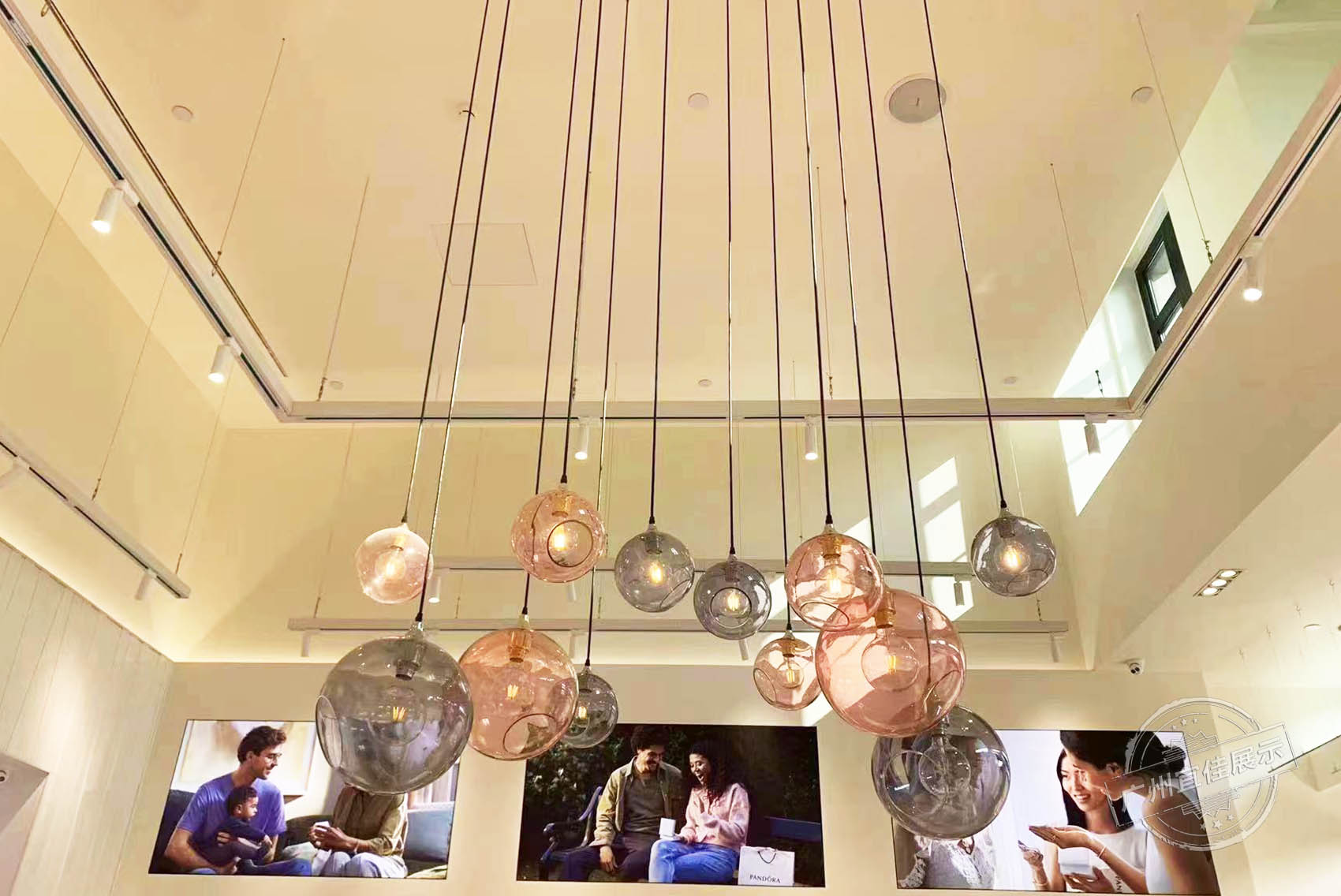 Pandora潘多拉 珠寶展柜