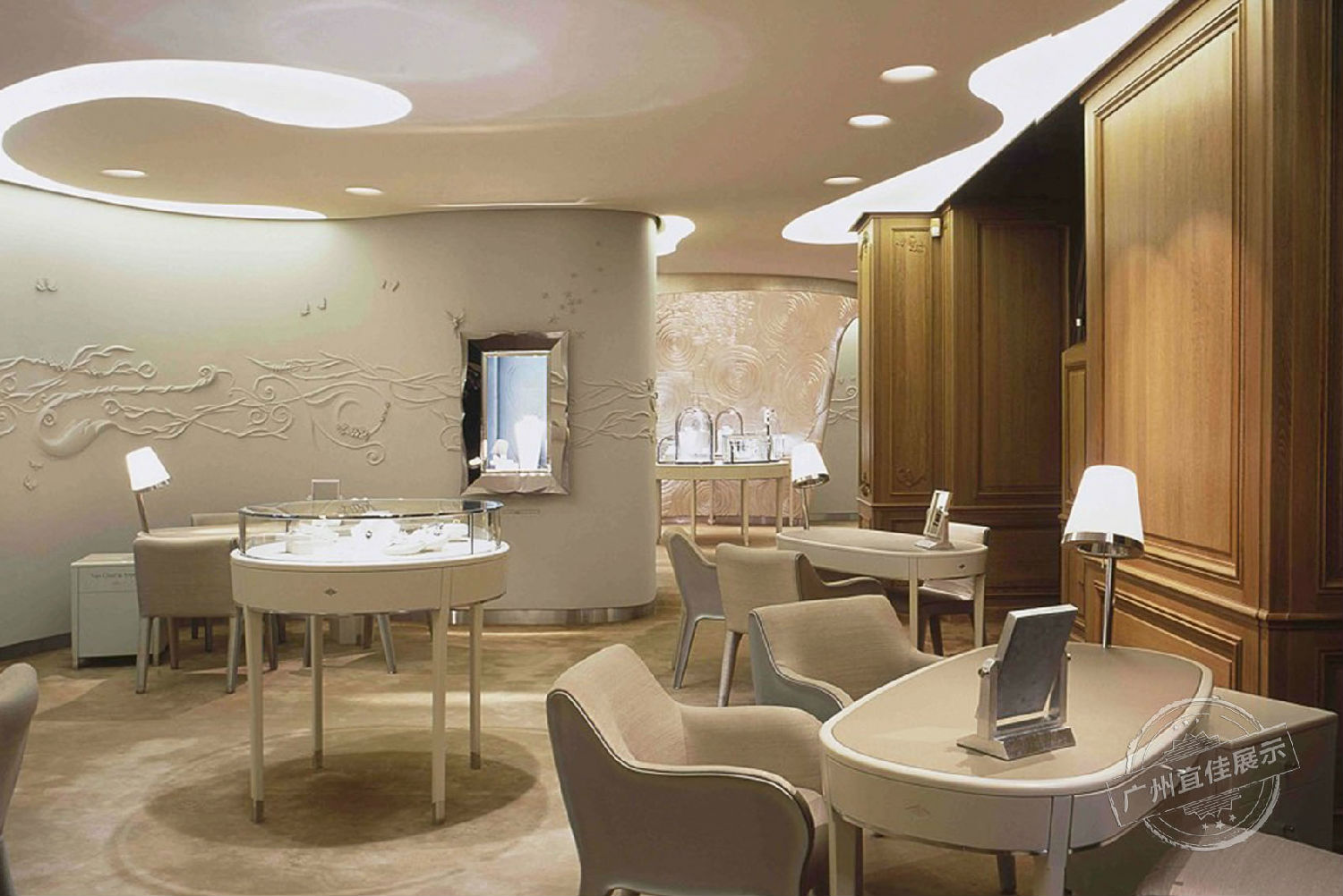 VAN梵克雅寶 珠寶展柜