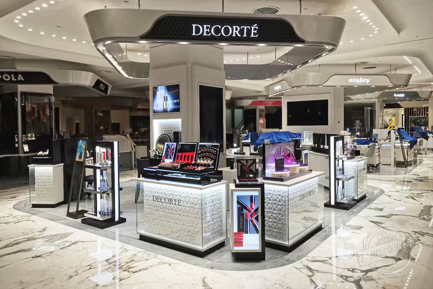 化妝品店展柜設(shè)計