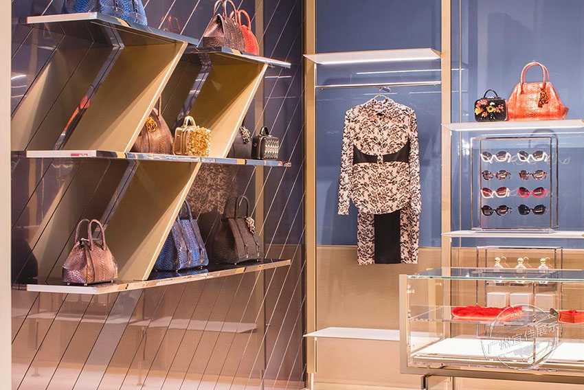 La Perla 服裝展柜