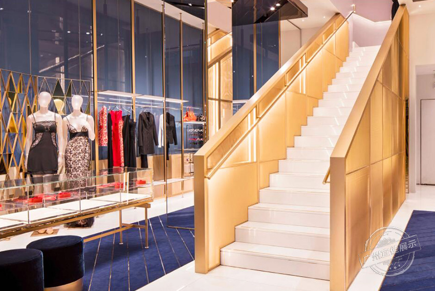 La Perla 服裝展柜