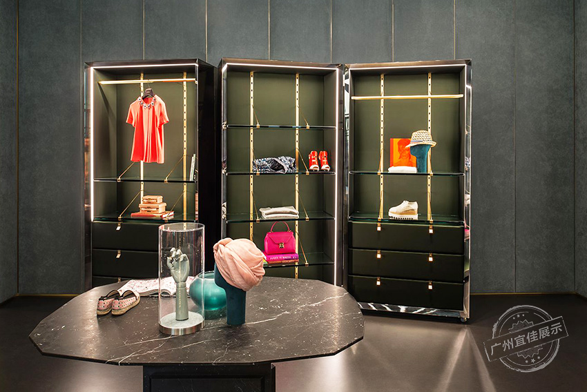 高端服裝展柜