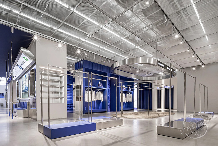 ThisisIZI8克萊因藍 服裝展柜