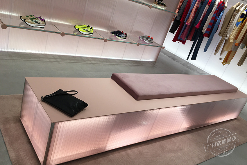 Stell 服裝展柜（珠海店）