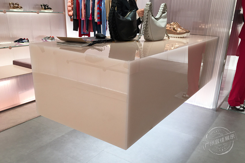 Stell 服裝展柜（珠海店）