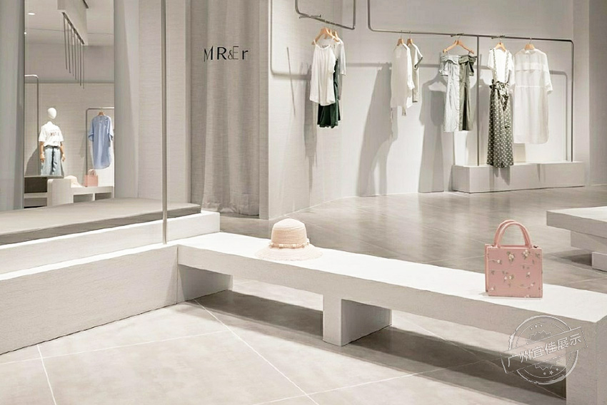 MR&ER品牌 服裝展柜