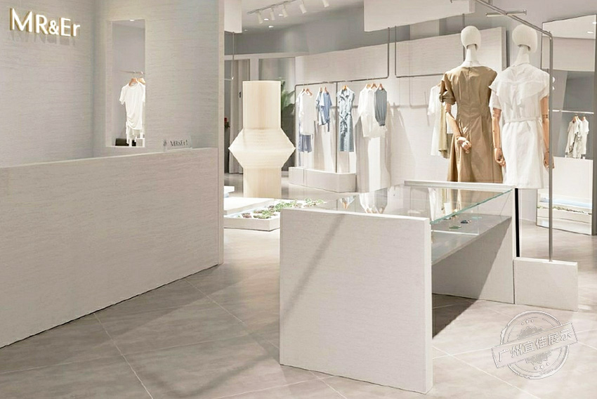 MR&ER品牌 服裝展柜