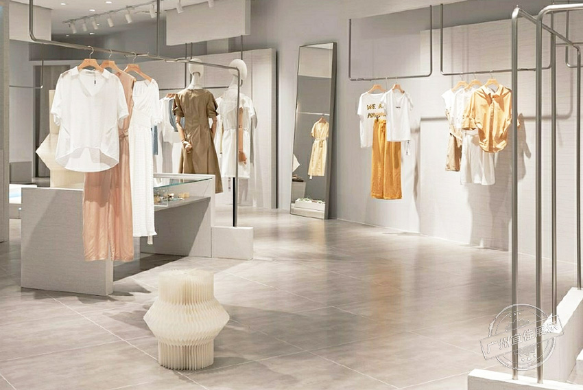 MR&ER品牌 服裝展柜