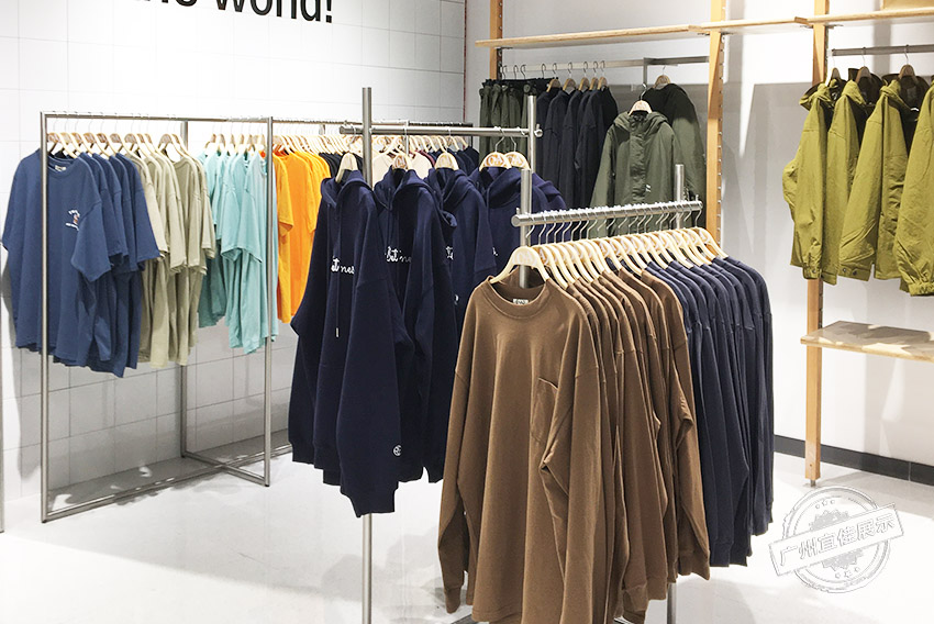 CA 服裝展柜（佛山寶港奧萊專賣店）