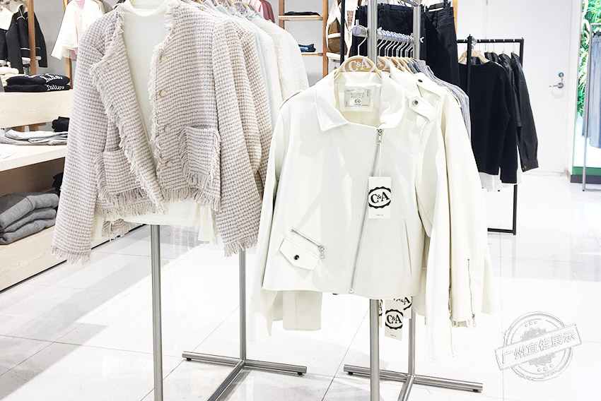 CA 服裝展柜（佛山寶港奧萊專賣店）