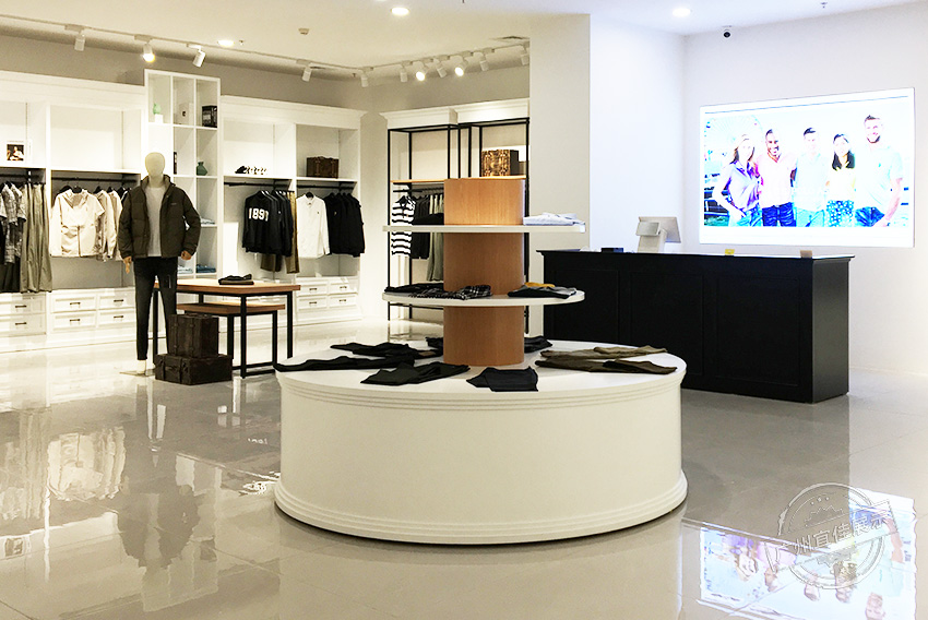 寶港男裝館 服裝展柜（佛山寶港奧萊店）