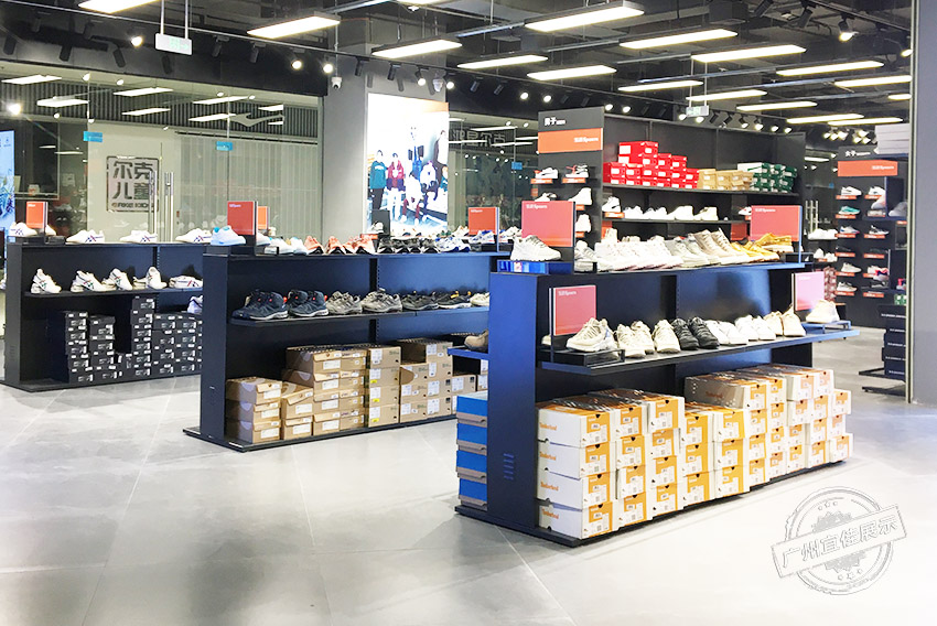 運(yùn)動(dòng)品牌 服裝展柜（佛山寶港奧萊集合店）