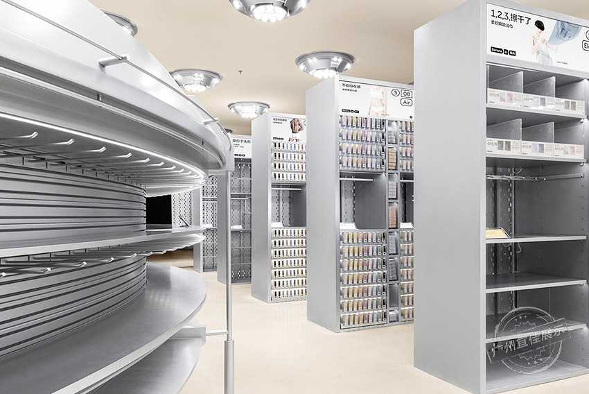 Bananain蕉內(nèi)概念店 服裝展柜（深圳寶安壹方城）