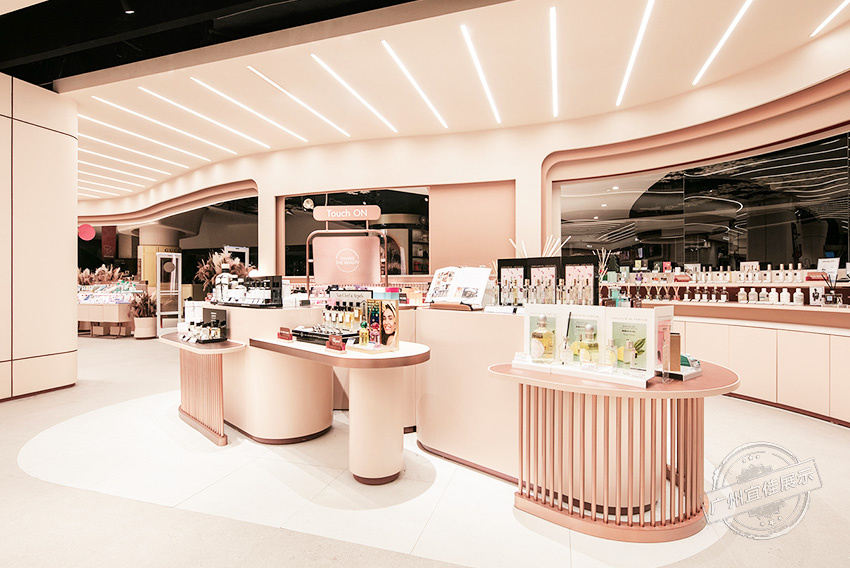 ON AND The Beauty美妝集合店 化妝品展柜