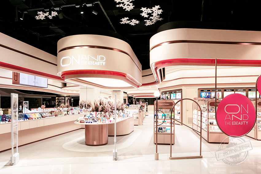 ON AND The Beauty美妝集合店 化妝品展柜