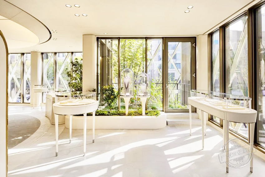 梵克雅寶Van Cleef&Arpels 珠寶展柜