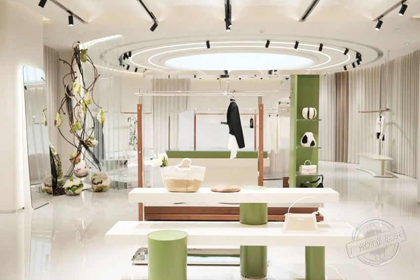 X.YING展廳 服裝展柜