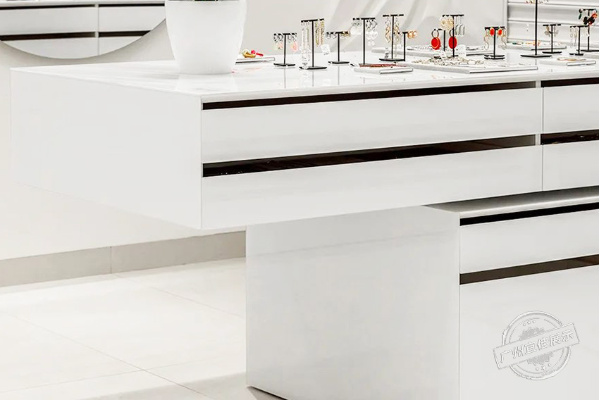 Poison Drop精品店 珠寶展柜