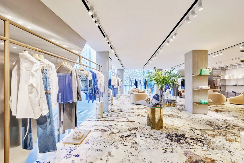 FENDI旗艦店 奢侈品展柜