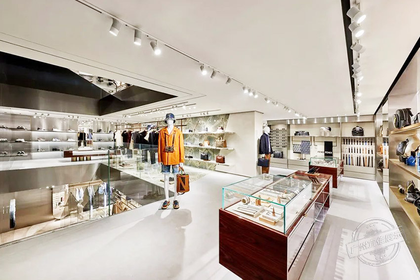 FENDI旗艦店 奢侈品展柜