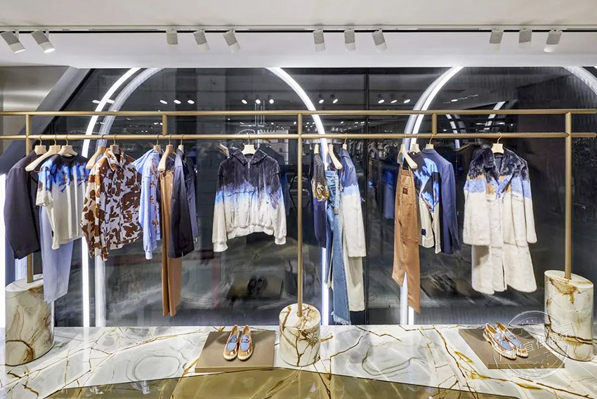 FENDI旗艦店 奢侈品展柜