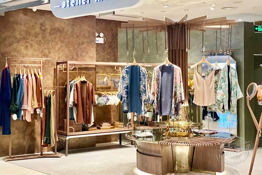 Atelier intimo精品店 服裝展柜