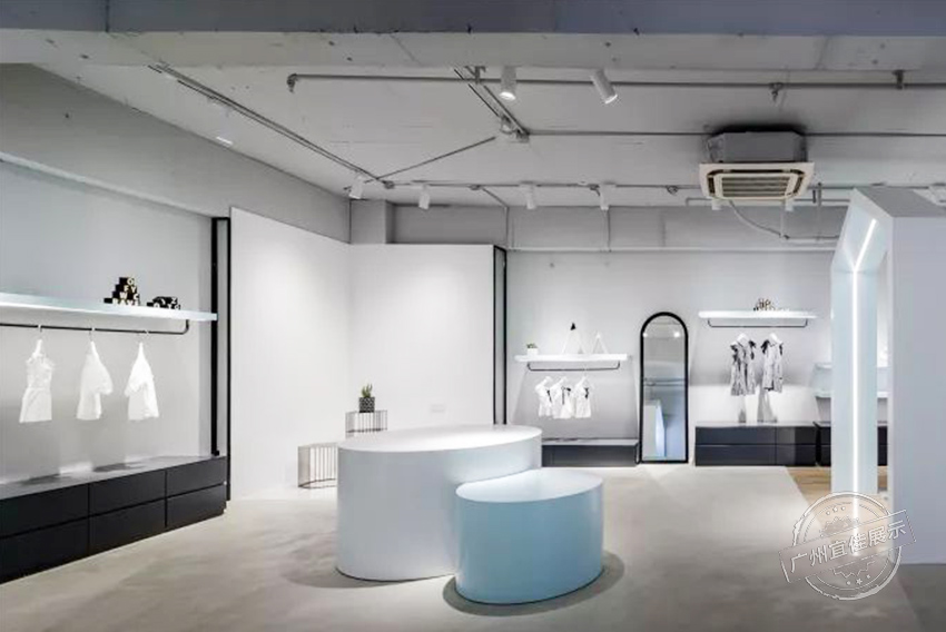 Ravent.T女裝店 服裝展柜