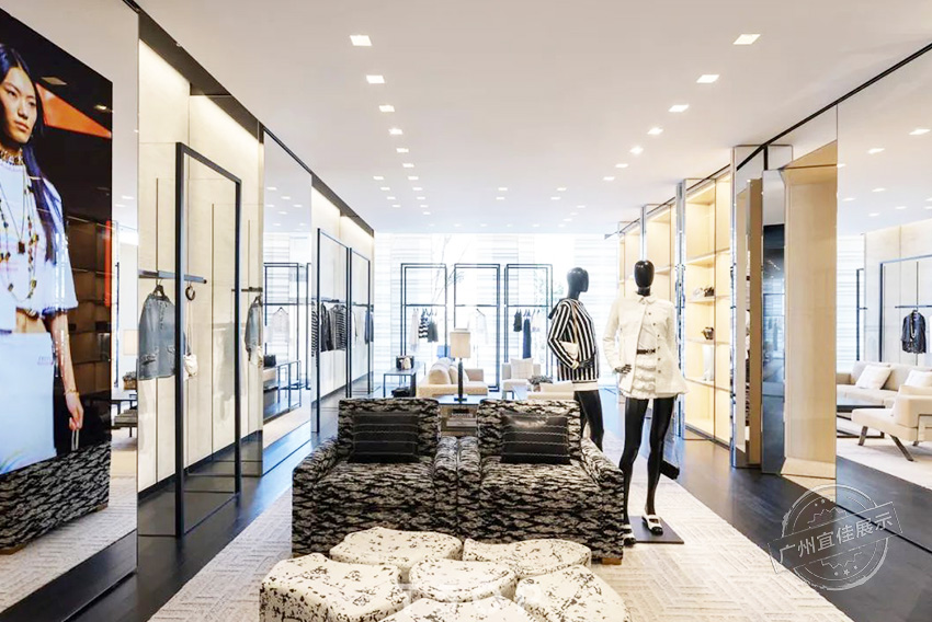 香奈兒CHANEL 服裝展柜